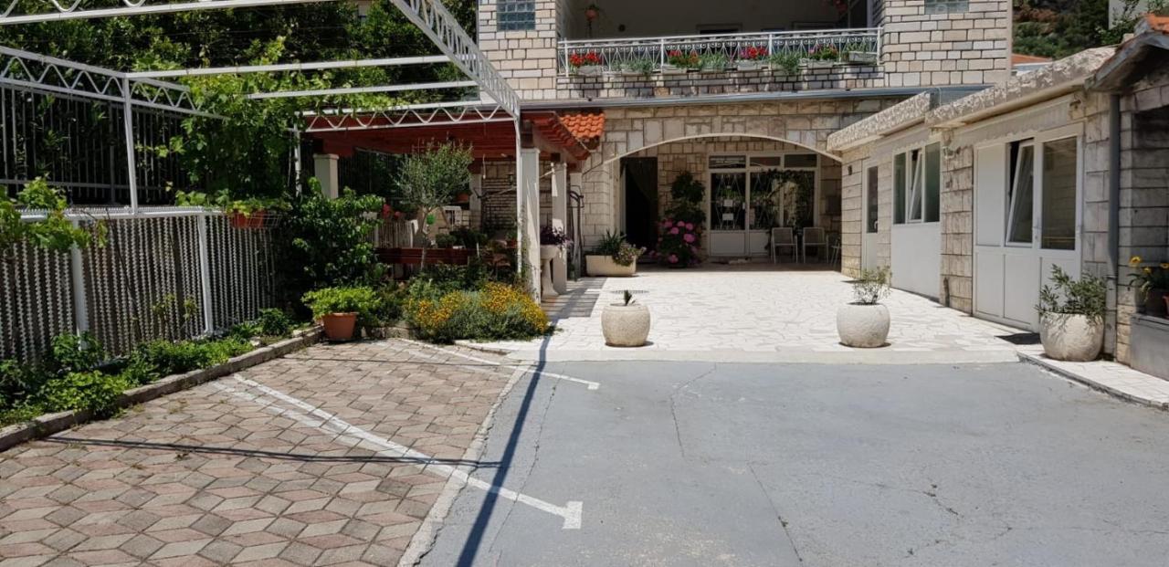 Apartment Danka 奥米什 外观 照片